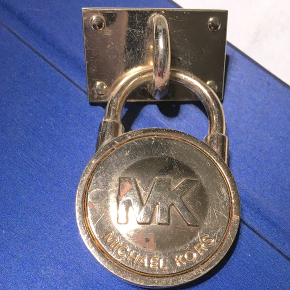 Michael Kors Lock Faux/Mock Lock Charm Hang Tag Gold Tone Keychain Key Fob Charm - Picture 1 of 6